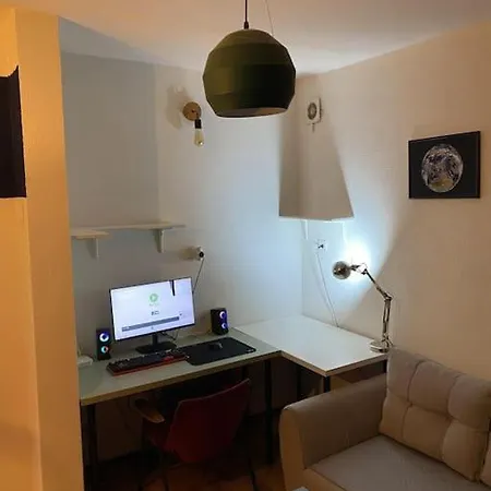 Center Apartment *